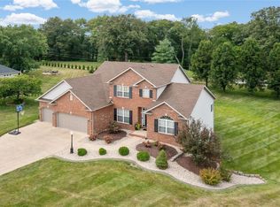 9 Zachary Ct, Troy, IL 62294