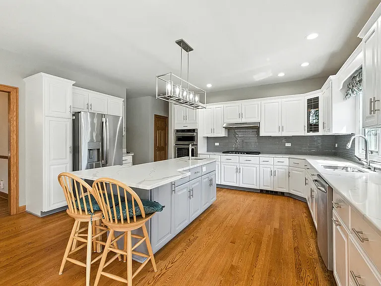 15141 Arbor Dr — Photo 2