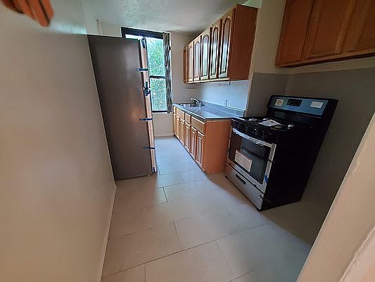 2nd image of 561 49th St APT 4