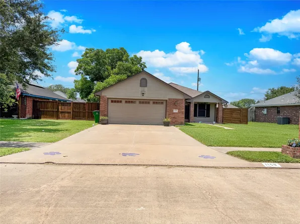 1159 Carey Dr, Angleton, TX 77515