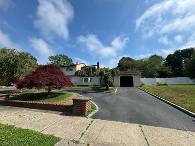 (Undisclosed Address), Holbrook, NY, 11741