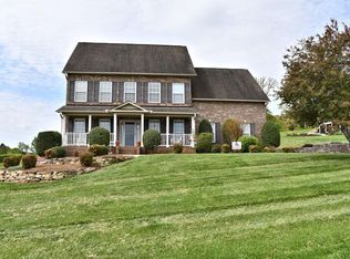 733 Deep Woods Ln, Seymour, TN 37865