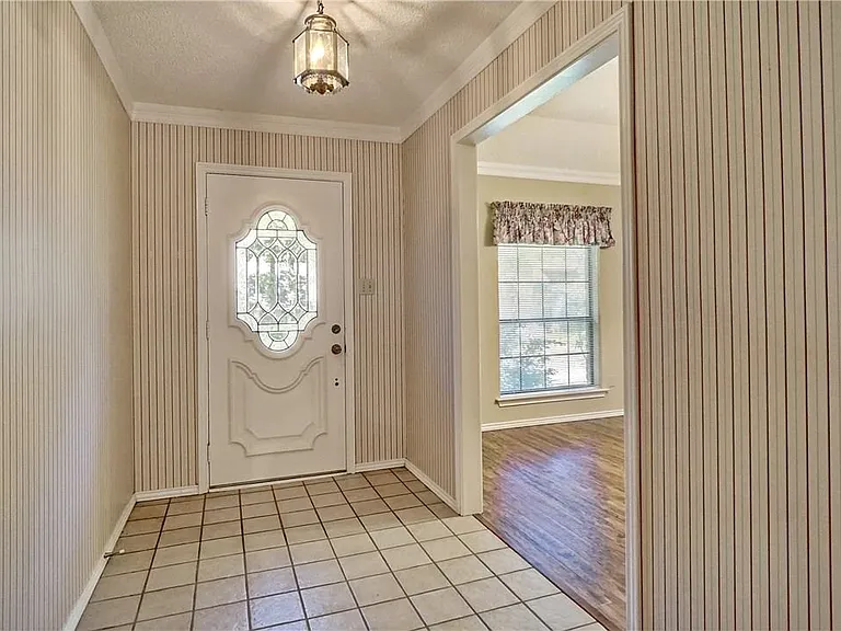 5705 Royal Club Dr — Photo 3