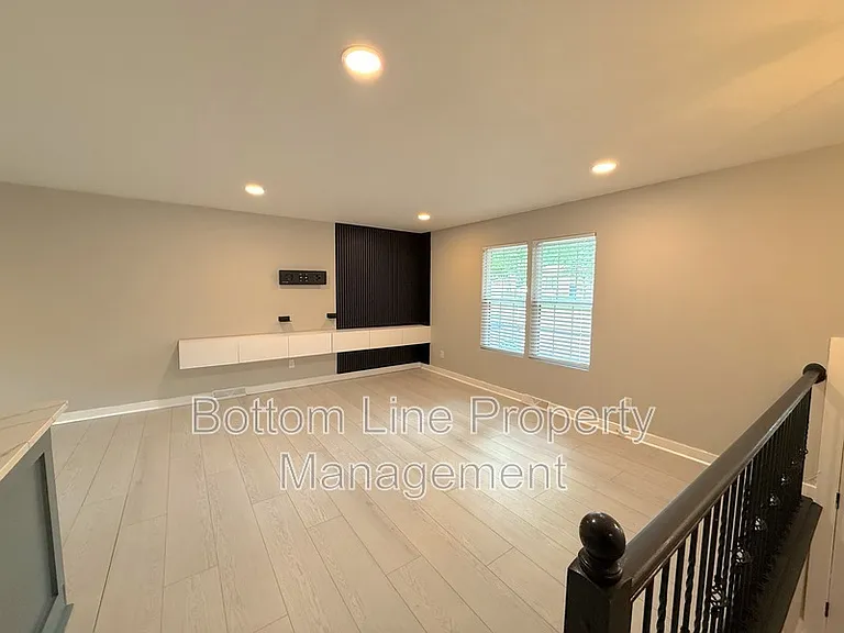 4117 Oak Forest Dr — Photo 5