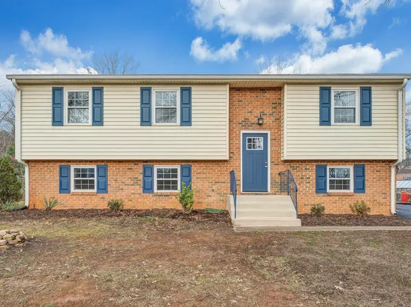 2923 Creekwood Dr, Salem, VA 24153
