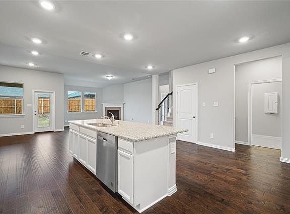 5th image of 3922 Kipling Dr
