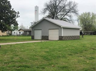 604 E Almond St, Lexington, OK 73051