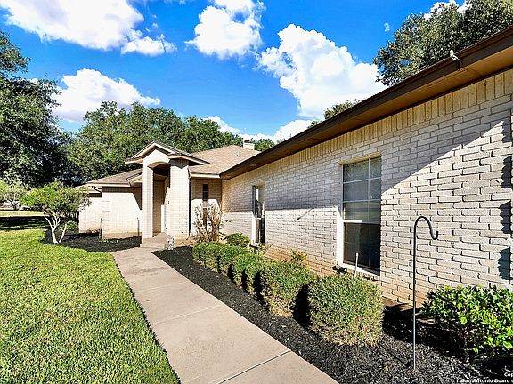 3rd image of 257 BLUFFCREEK DR