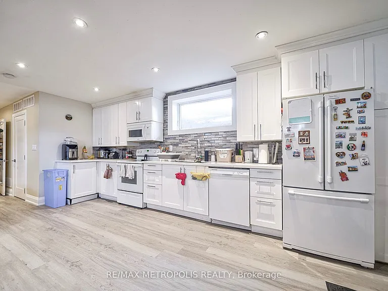 14 Stephen Dr #BASEMENT — Photo 18