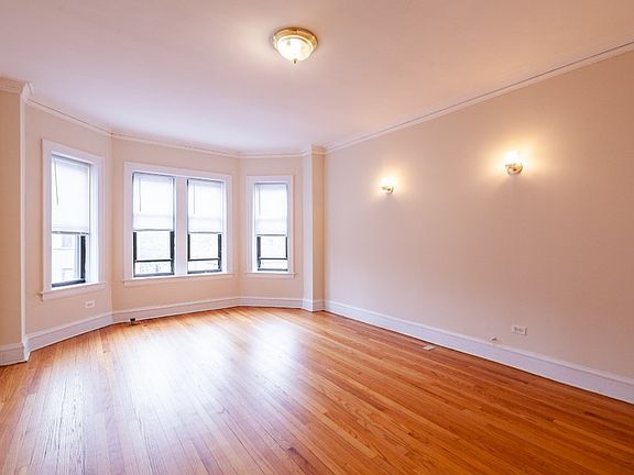2nd image of 6509 N Hoyne Ave #3N