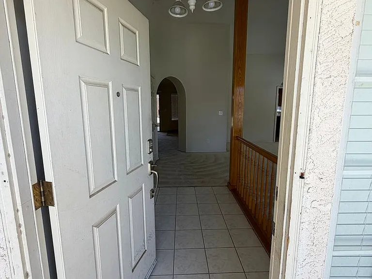 1648 Alberta St — Photo 43