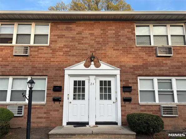 24C Lakeview Ave #24C, Leonia, NJ 07605