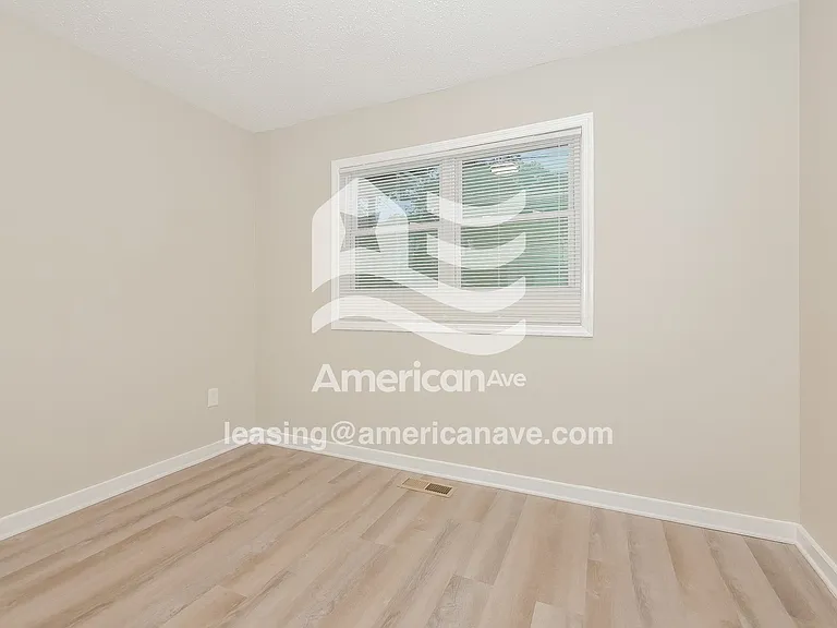 1768172_012_wm_-_bedroom_13322774.jpg