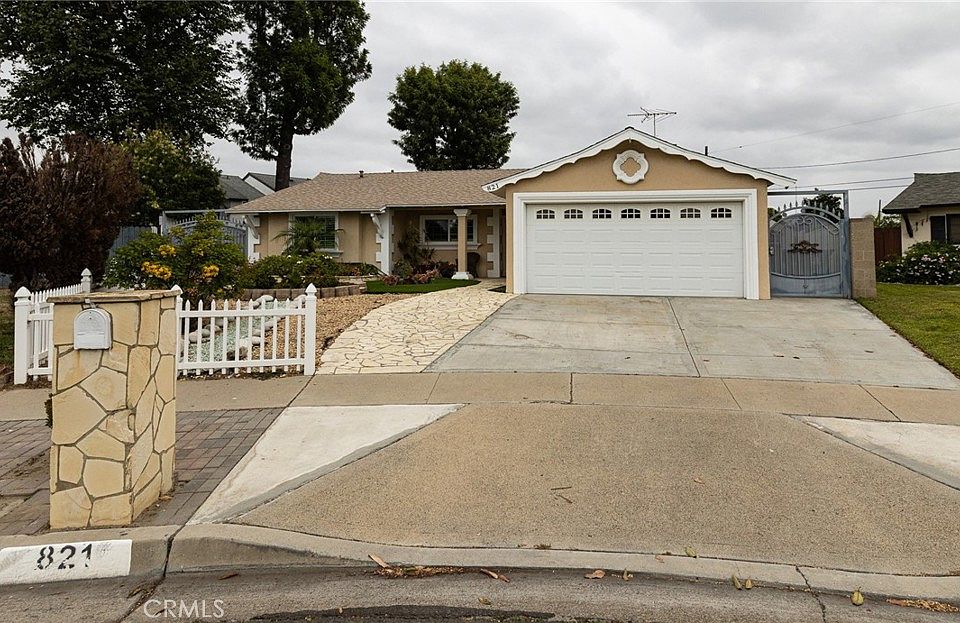1st image of 821 S Corta Dr