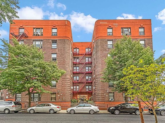 2nd image of 4755 39th Pl APT 3C