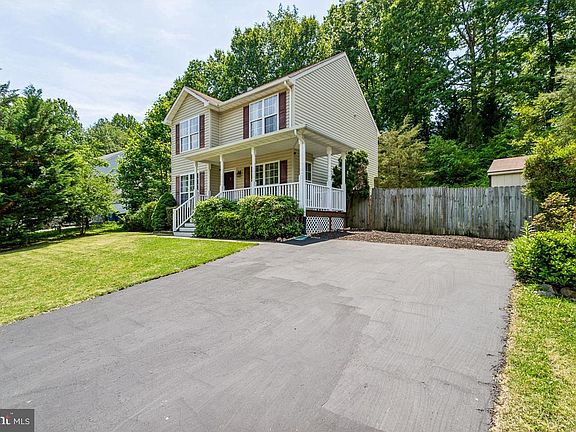 2nd image of 6 Palm Dr