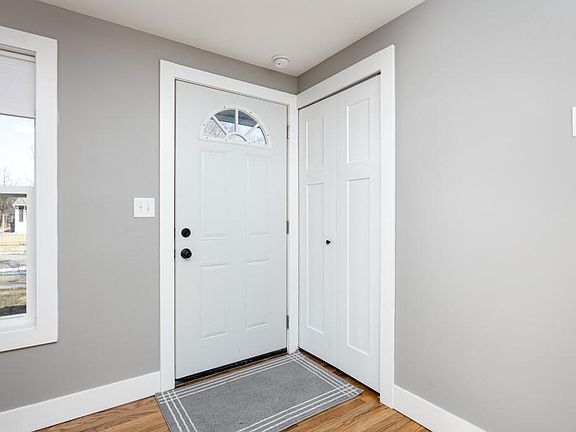 4th image of 11 W Eden Ct