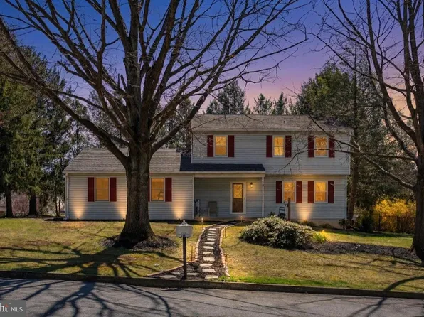 206 Cumberland Dr, Carlisle, PA 17013