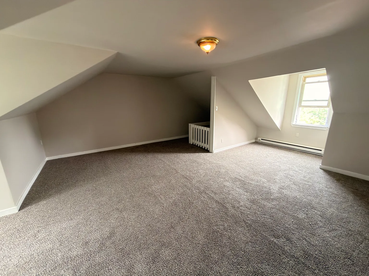 3 bed, 1000 sqft, $1,750 — Photo 1