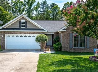 1534 Mayfair Dr, Conover, NC 28613