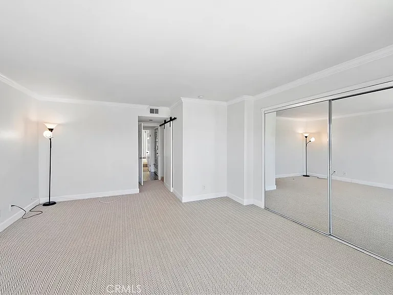 882 Acapulco St — Photo 21