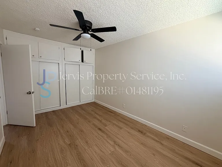 8037 Stewart And Gray Rd #8 — Photo 5