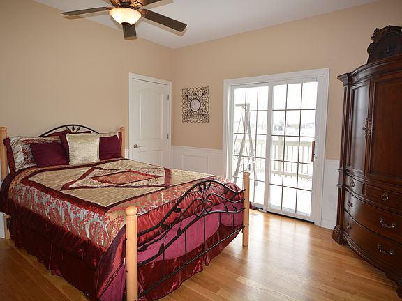 2nd image of 27113 Thornwood Blvd