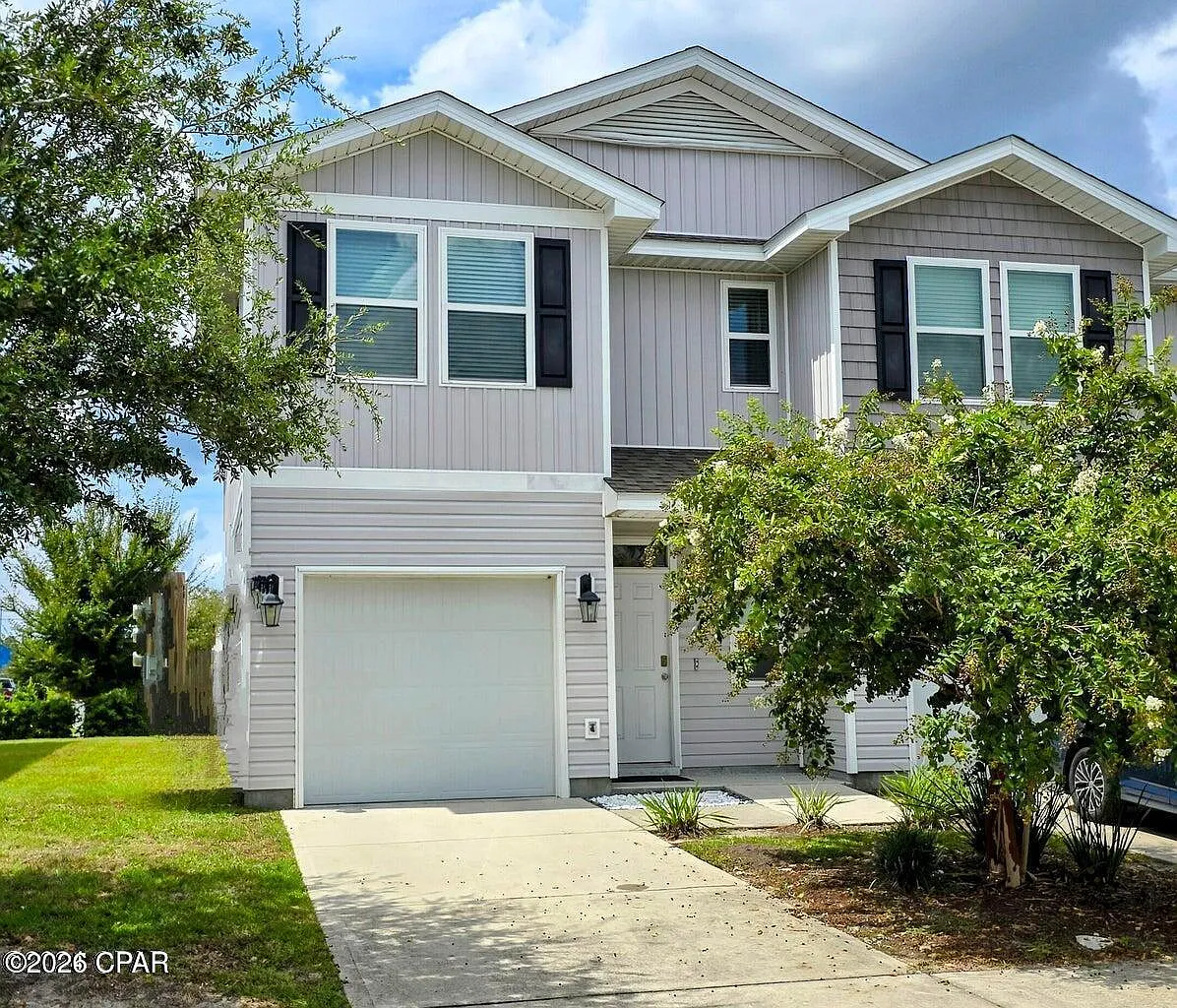 3 bed, 2.5 bath, 1519 sqft, $1,800 — Photo 1