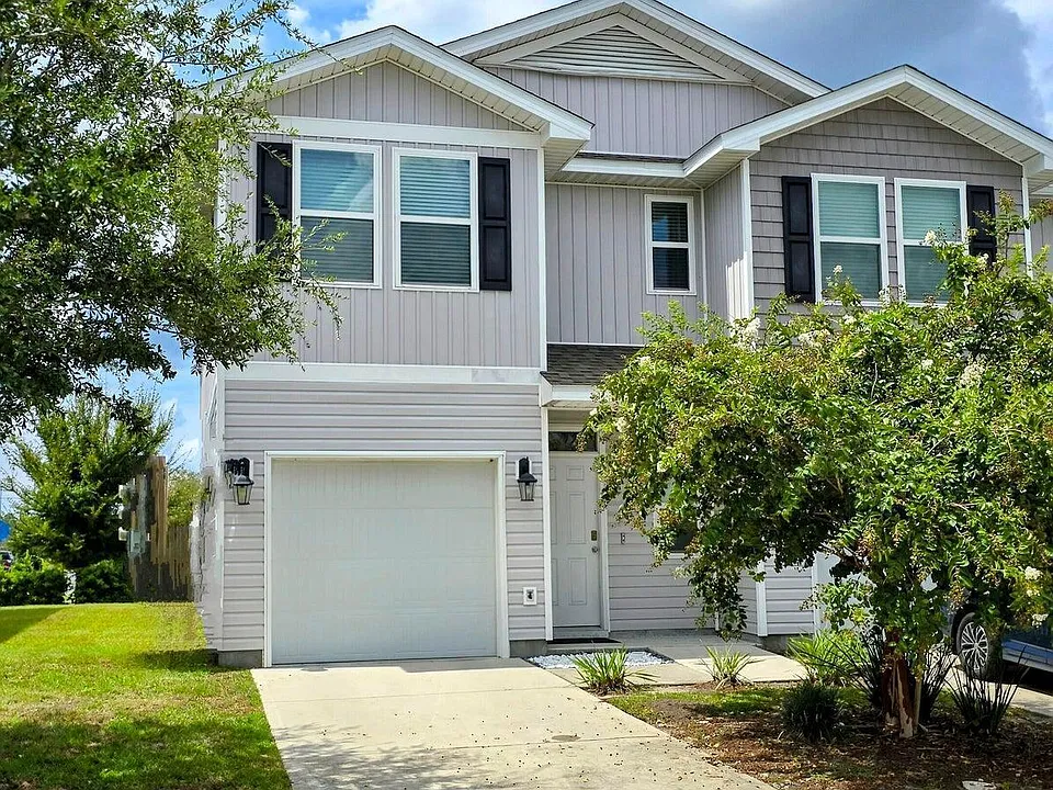 5837 Bay Pl