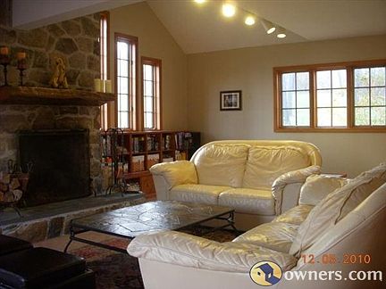 Grand-sized Family room