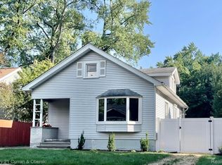 338 E Sunnybrook Dr, Royal Oak, MI