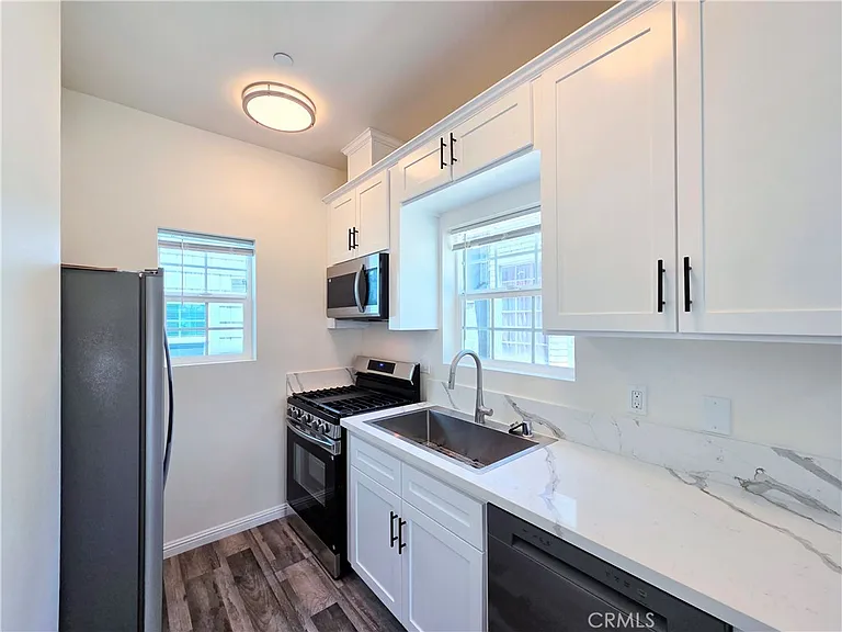 4165 Country Club Dr #A — Photo 6