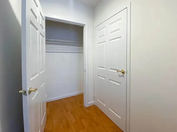 347 Pleasant Avenue image 4 of 5