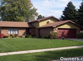 2405 Rolling Hill Dr, Dyer, IN 46311