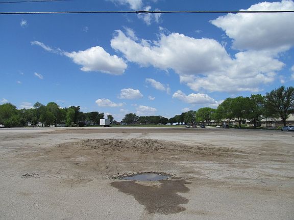 2nd image of 211 Avenue M
