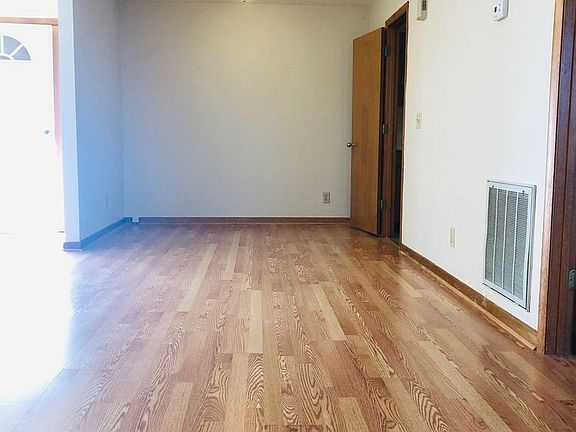 3rd image of 6B Simmons Ct