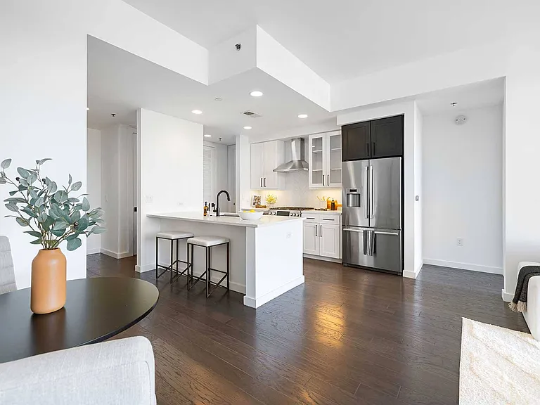The Huntley Luxury Apartments — Photo 24