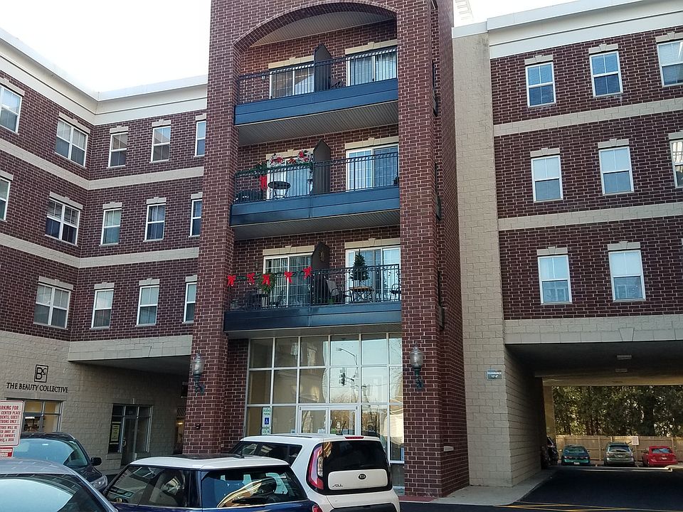 1st image of 10 N Lake St APT 413