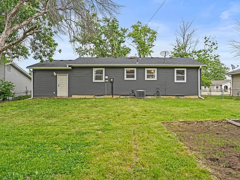 3412 Nottingham Ct — Photo 3