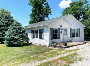 8549 E Sycamore Rd, Bloomfield, IN 47424