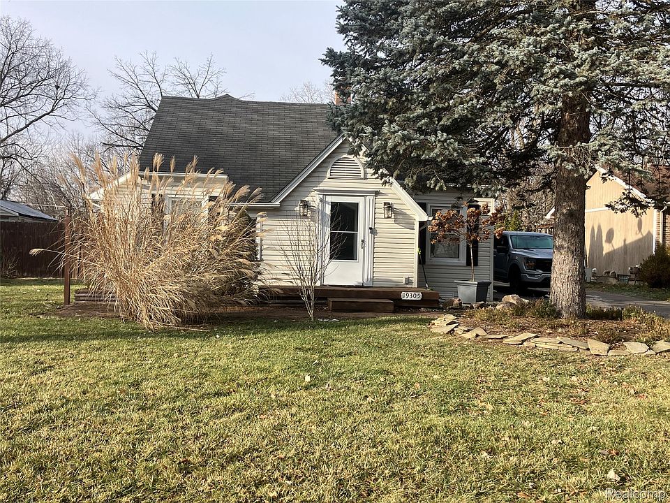 1st image of 19305 Weyher St
