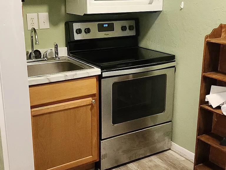 502 W Pierce St — Photo 5