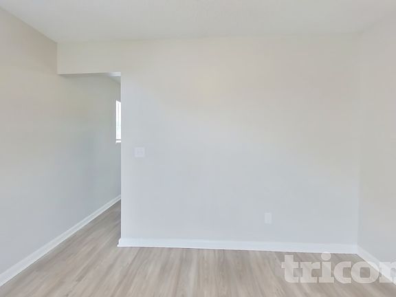 4th image of 308 Fox Trot Dr