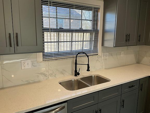 5th image of 3072 Maginn Dr