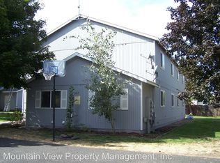 457 NW 17th St, Redmond, OR 97756