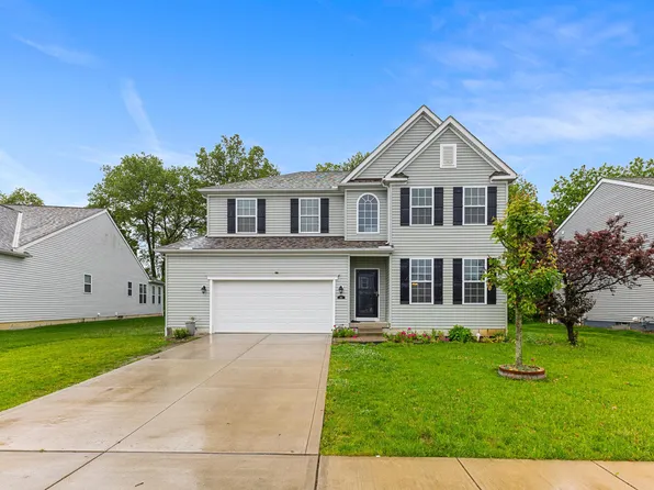 141 Mannaseh Dr W, Granville, OH 43023