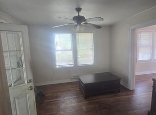 1650 W Devitt St, Fort Worth, TX 76110