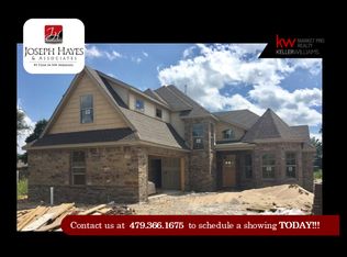1700 NE Chaucer St, Bentonville, AR 72712