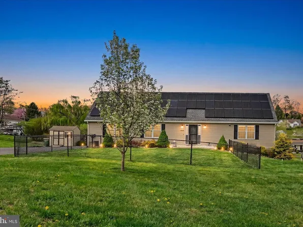 1665 Wampum Dr, Auburn, PA 17922