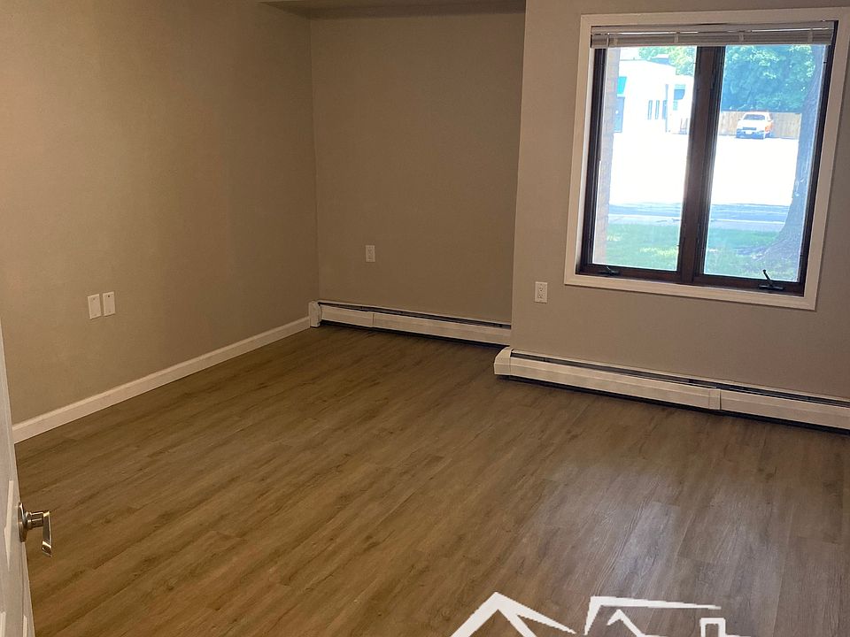 1st image of 149 W 24th Ave #108